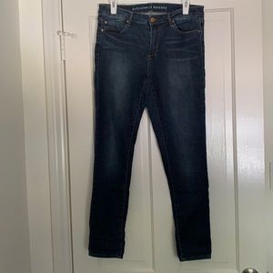 Like new Articles of Society skinny jeans.